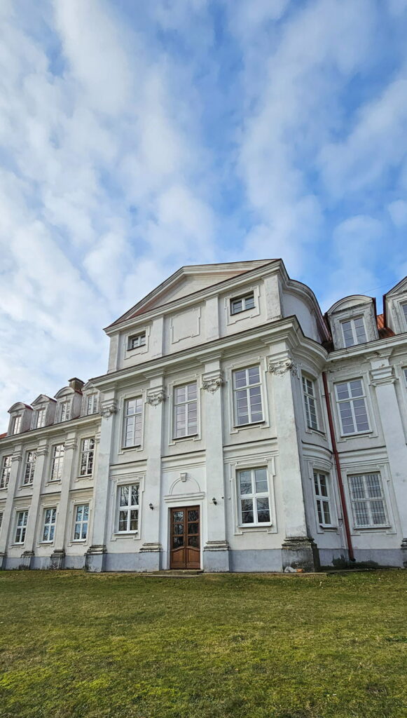 zespół szkół centrum kształcenia ustawicznego im. andrzeja frycza modrzewskiego - wolbórz - warbud